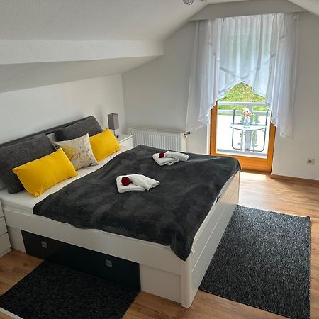 Ferienwohnung Waldblick, Faaker See Oberaichwald  Екстериор снимка